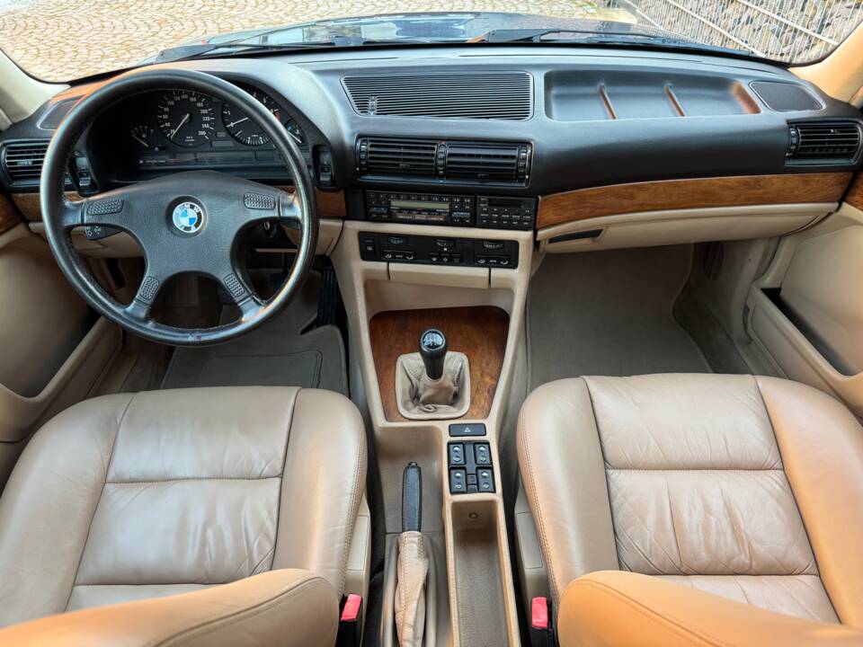 Immagine 24/99 di BMW 735i (1988)
