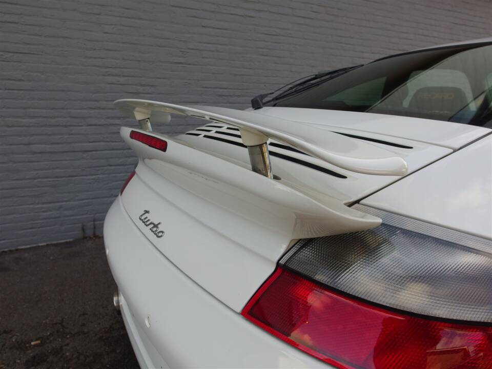 Bild 17/99 von Porsche 911 Turbo (2004)
