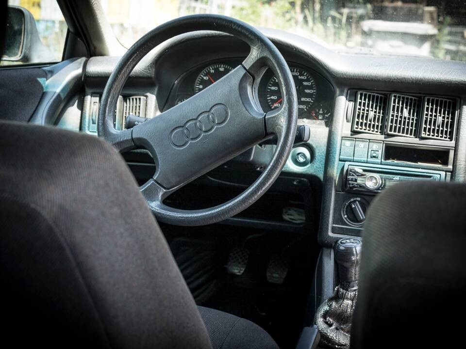 Image 10/18 of Audi 80 1.6 (1990)