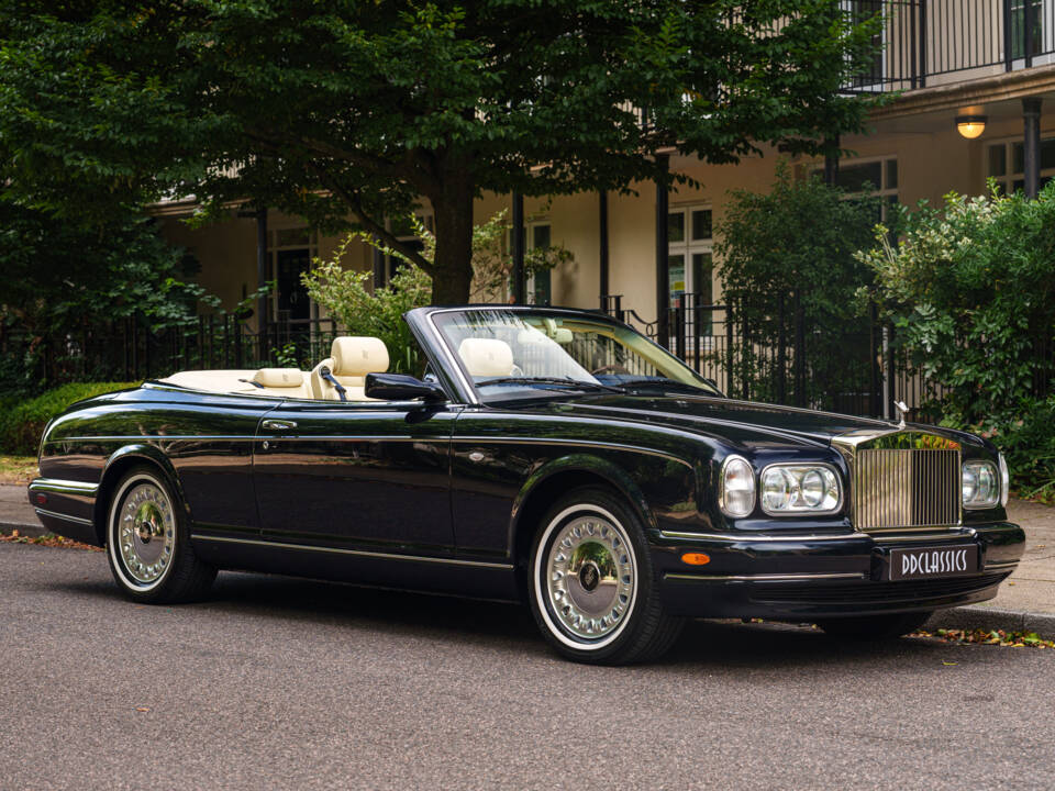 Afbeelding 2/33 van Rolls-Royce Corniche V (2001)