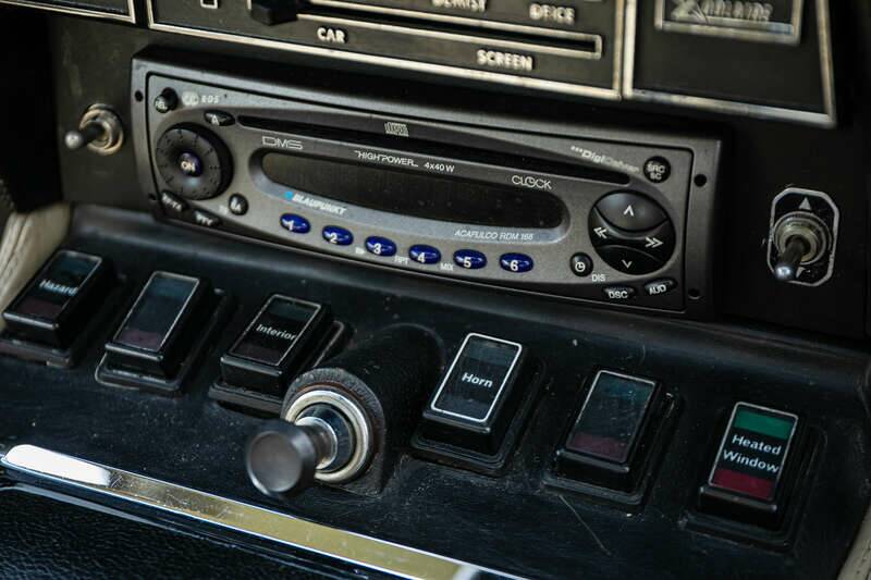 Image 21/43 de Aston Martin V8 (1974)