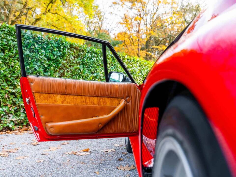 Image 32/61 of De Tomaso Pantera GT5 (1984)