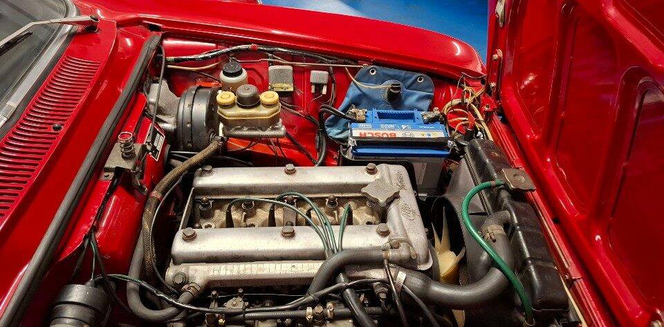 Image 7/32 of Alfa Romeo Giulia GT 1300 Junior (1974)