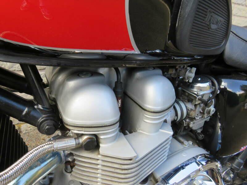 Image 22/39 of Triumph Bonneville T100 (2005)