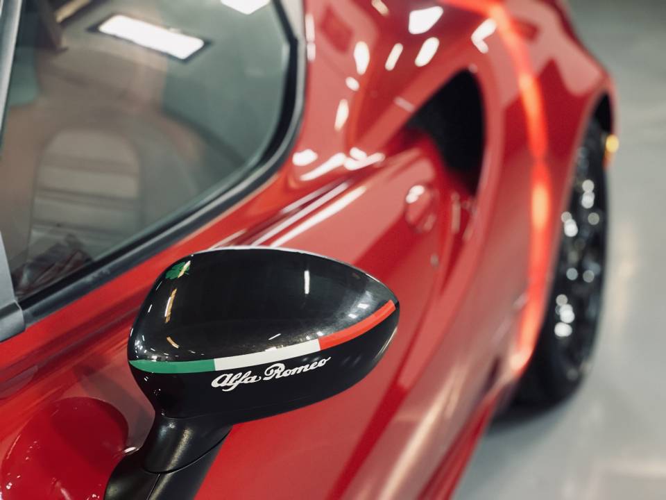 Image 9/50 of Alfa Romeo 4C (2015)