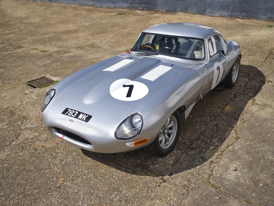 Image 33/50 de Jaguar E-Type "Semi-Lightweight" (1970)