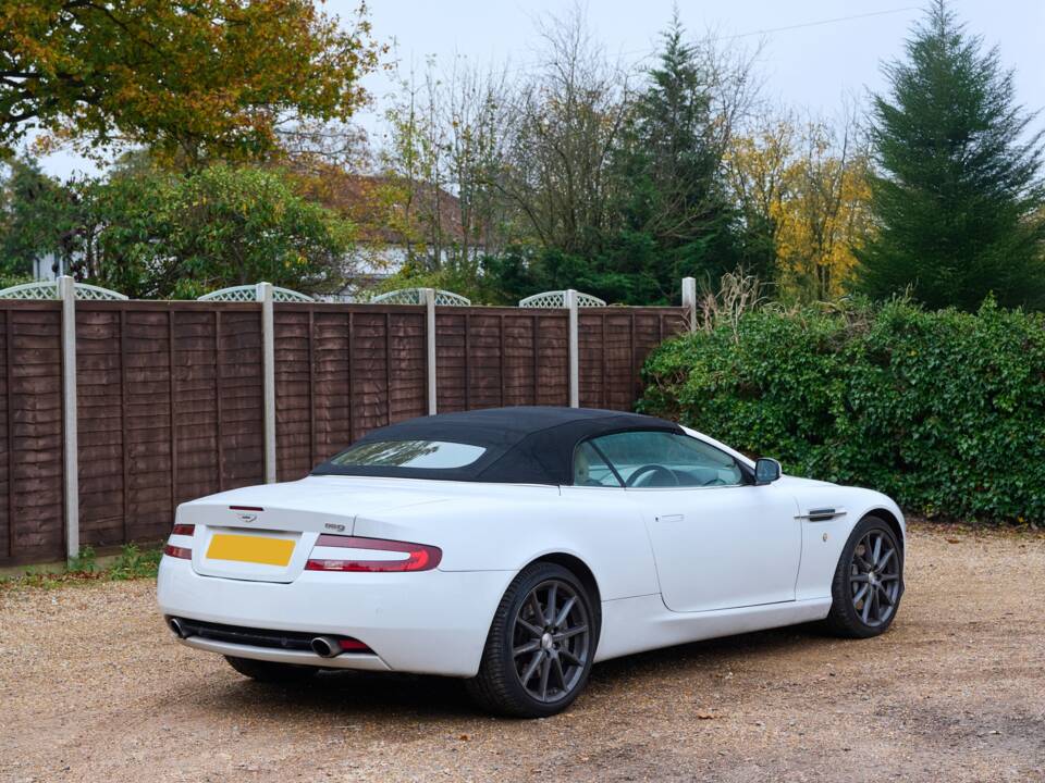 Image 30/50 of Aston Martin DB 9 Volante (2009)