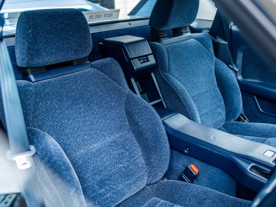 Image 23/49 of Toyota MR2 (1989)