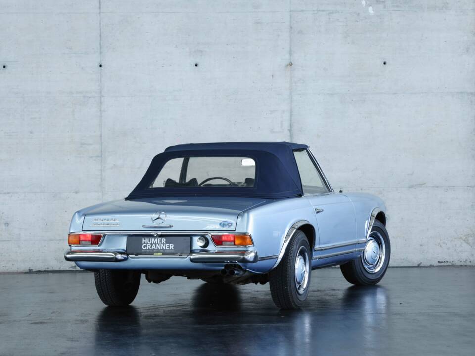 Immagine 5/40 di Mercedes-Benz 230 SL (1966)