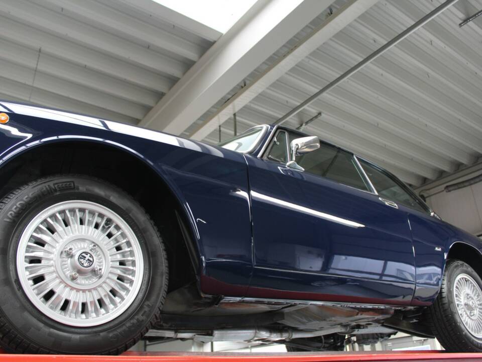 Immagine 8/50 di Alfa Romeo 2000 GTV (1974)