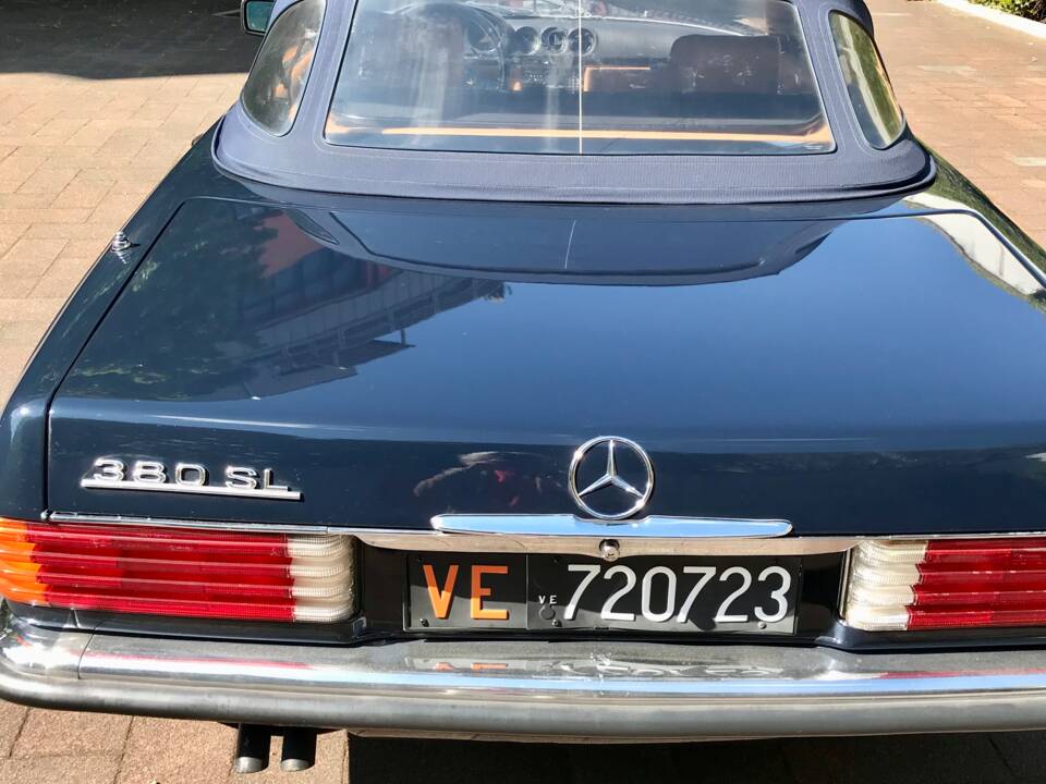 Image 4/53 de Mercedes-Benz 380 SL (1988)