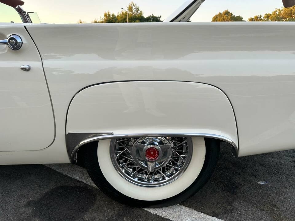 Image 15/18 of Ford Thunderbird (1957)