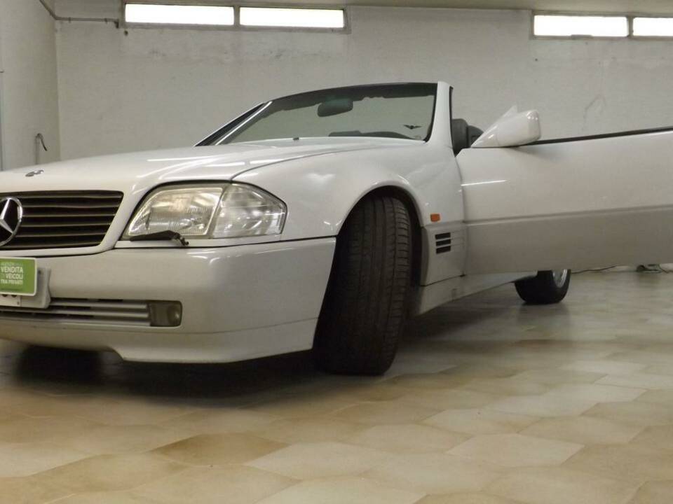 Image 22/50 de Mercedes-Benz 300 SL-24 (1989)