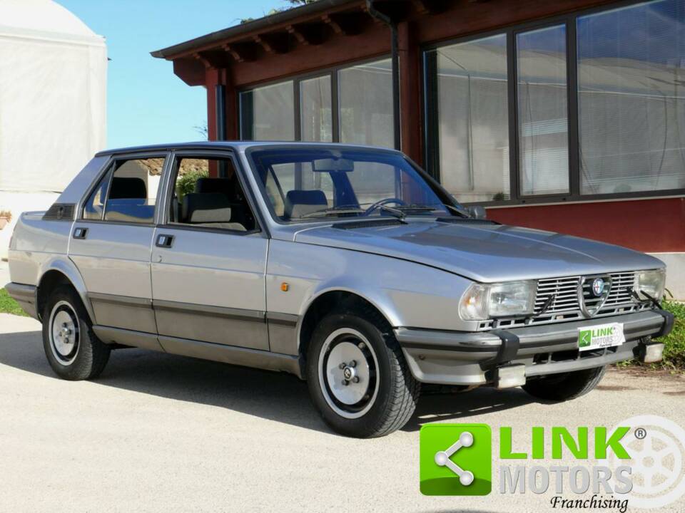 Bild 3/10 von Alfa Romeo Giulietta 2.0 (1982)