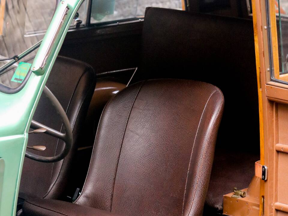 Image 21/51 de FIAT 500 C Giardiniera (1951)