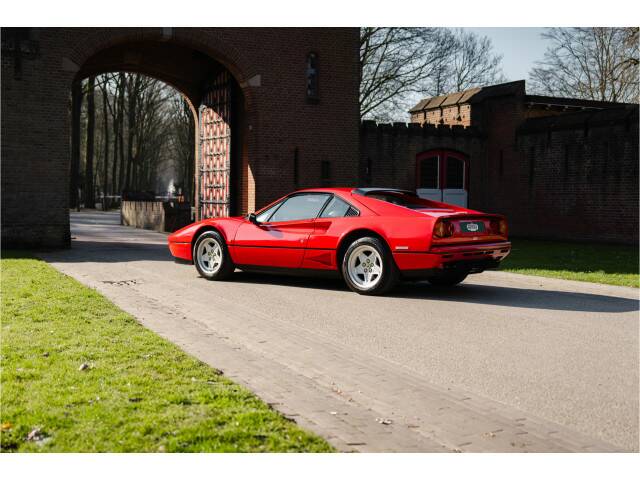 Image 9/39 of Ferrari 208 GTB Turbo (1987)