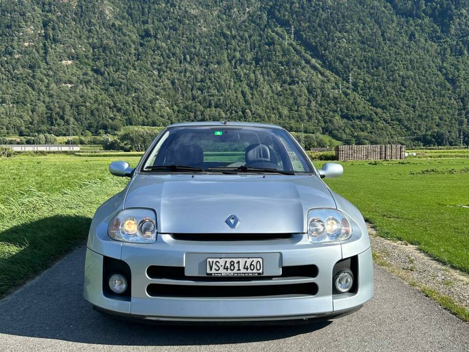 Image 7/7 of Renault Clio II V6 (2002)