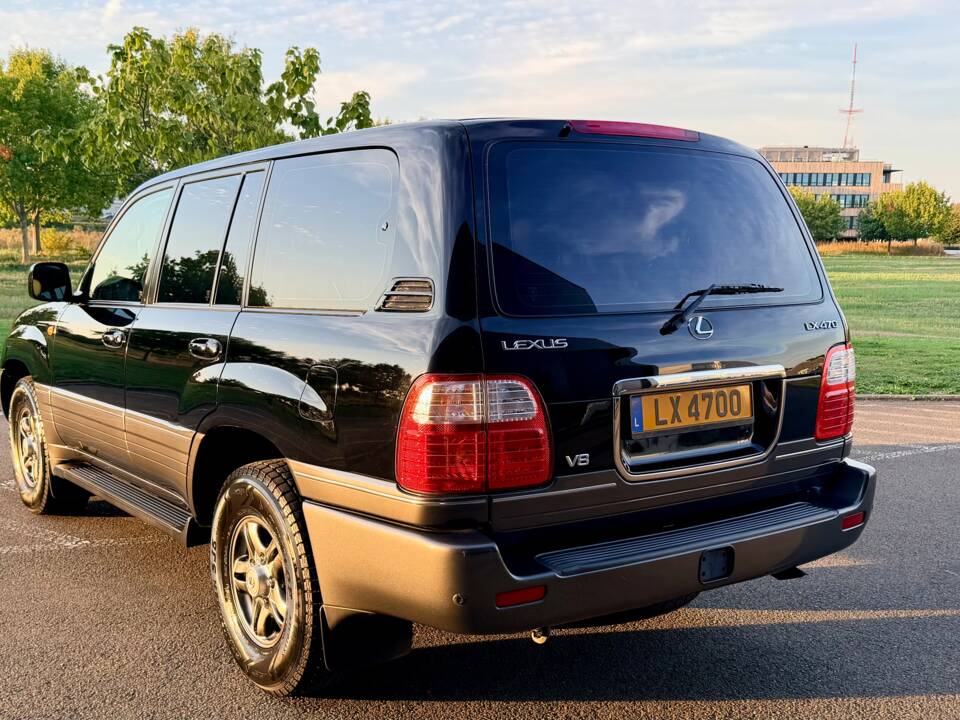 Image 8/32 of Lexus LX 470 (2003)