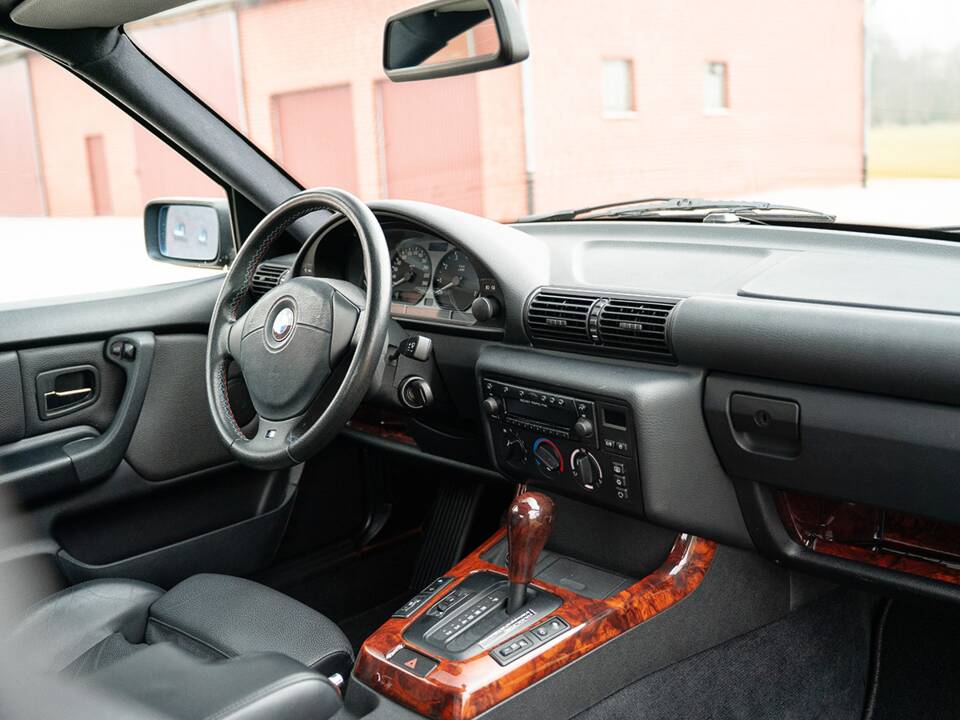 Bild 28/47 von BMW 323ti Compact (1998)