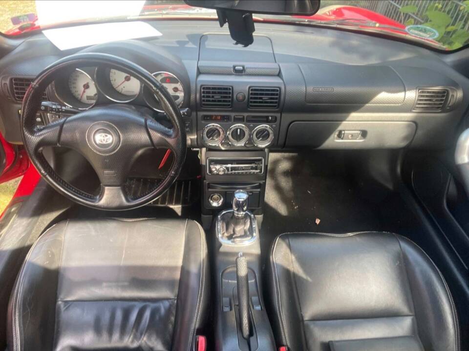 Image 47/57 of Toyota MR2 (2003)