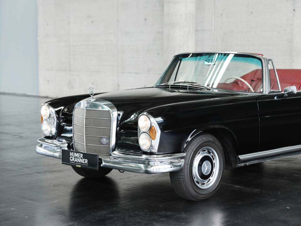 Image 18/50 of Mercedes-Benz 220 SE b (1962)