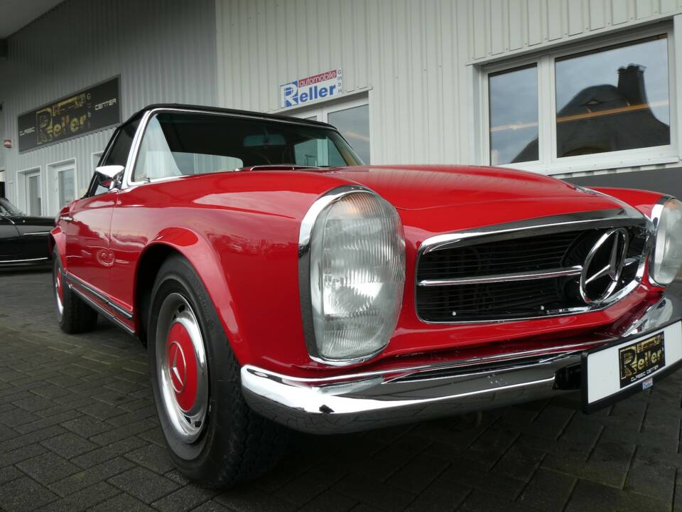 Image 20/27 of Mercedes-Benz 280 SL (1969)