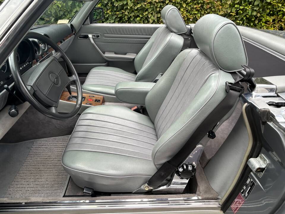 Image 10/36 of Mercedes-Benz 560 SL (1989)