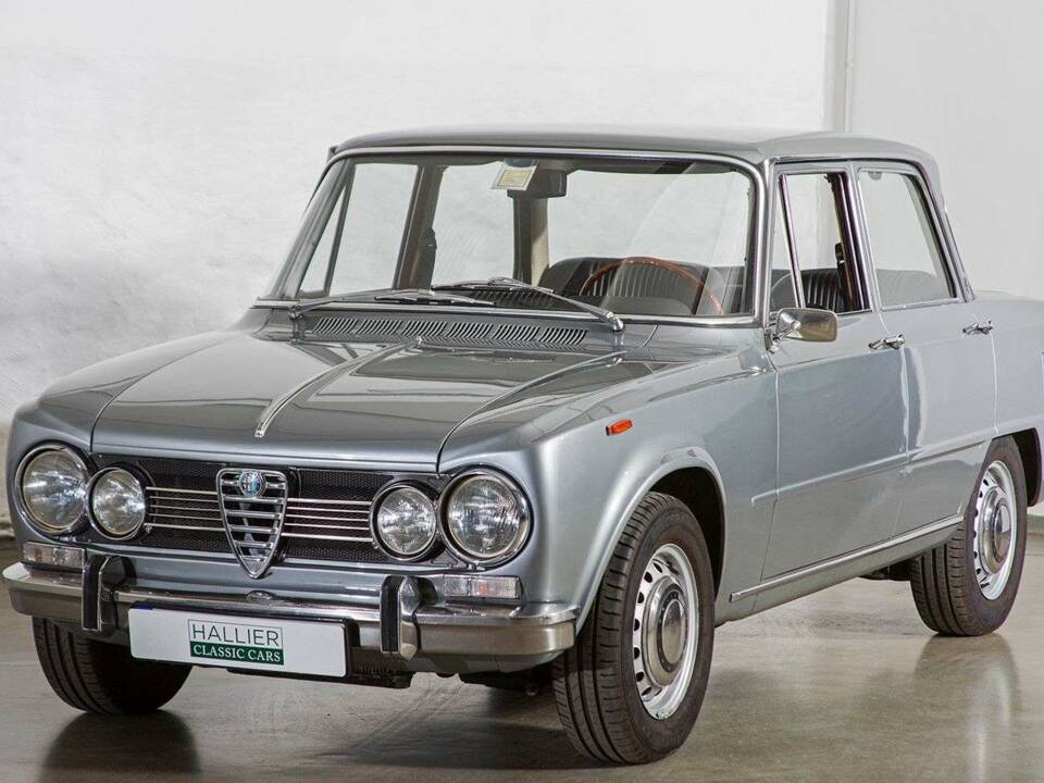 Image 2/23 of Alfa Romeo Giulia 1600 Super Biscione (1970)