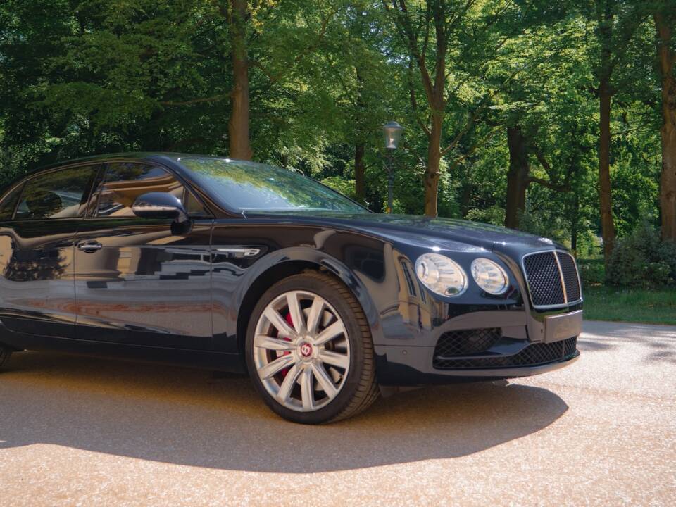 Imagen 55/68 de Bentley Flying Spur V8 S (2017)