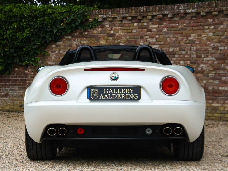 Immagine 34/50 di Alfa Romeo 8C Spider (2009)