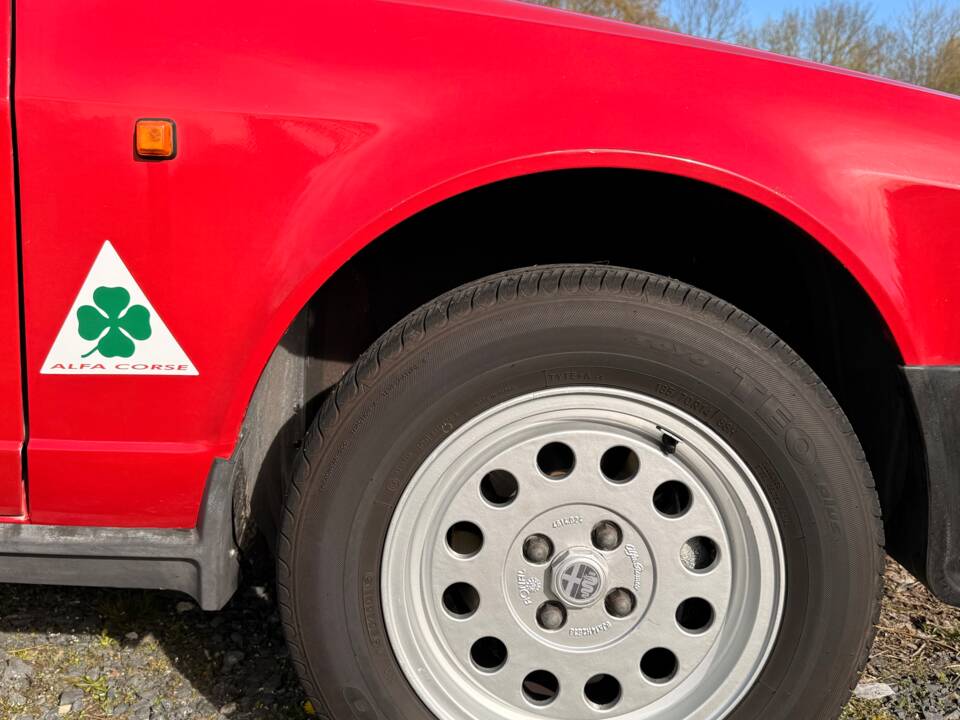 Bild 12/12 von Alfa Romeo GTV 2.0 (1983)