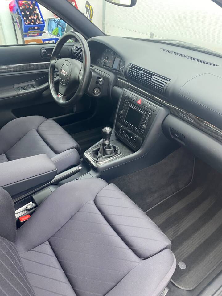 Image 33/50 of Audi S4 Avant (2001)