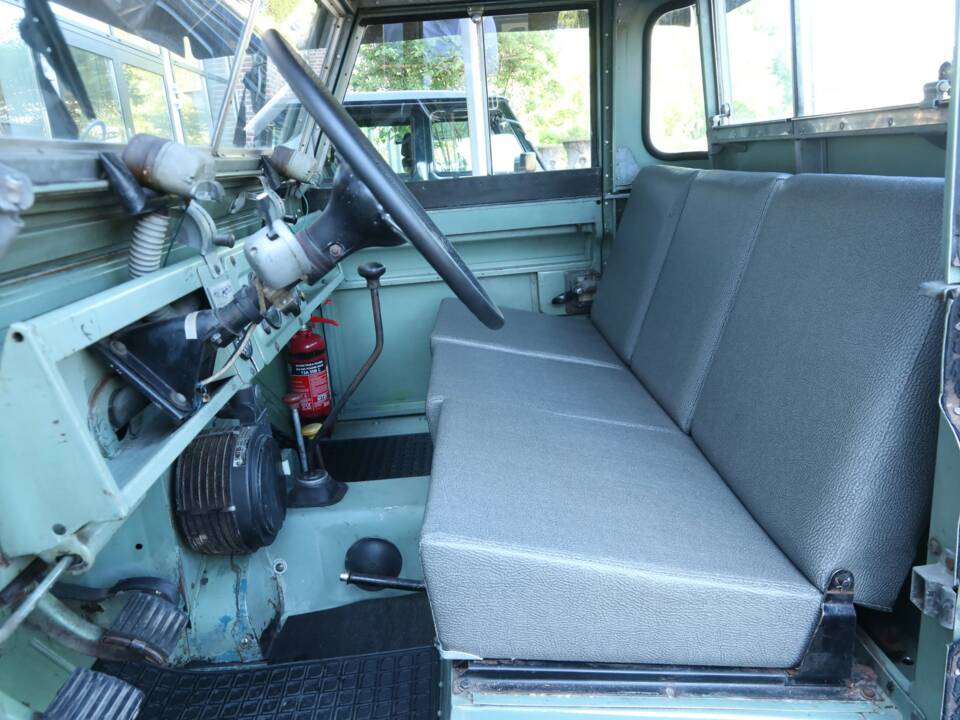 Image 39/50 of Land Rover 88 (1965)