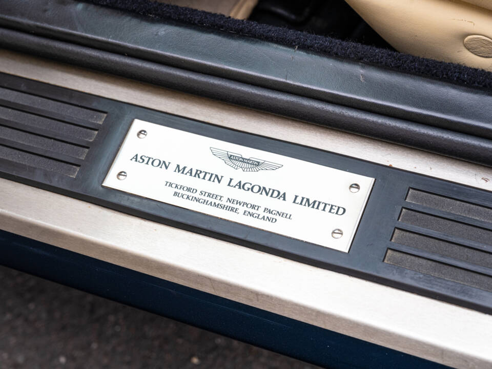 Image 17/36 de Aston Martin Virage Volante (1995)