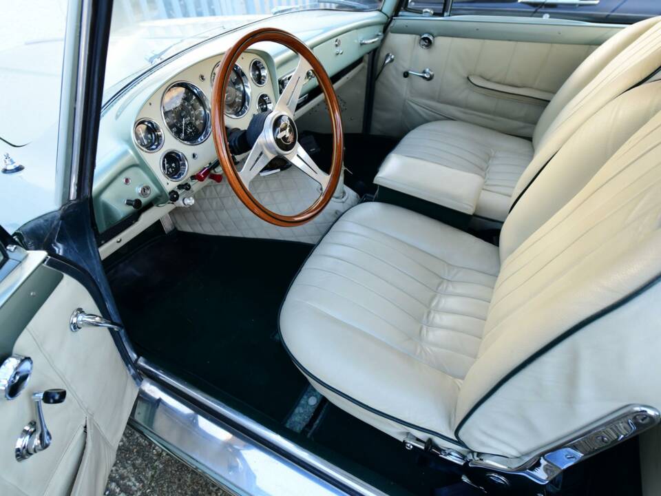 Image 2/4 of Alvis TD 21 Graber (1957)