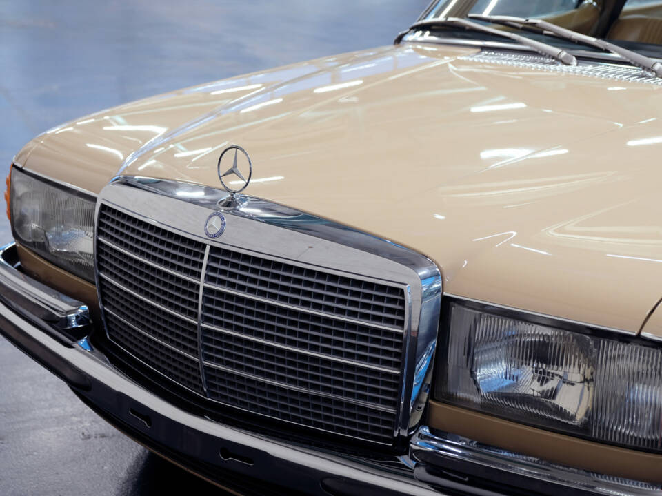 Immagine 6/24 di Mercedes-Benz 280 S (1975)