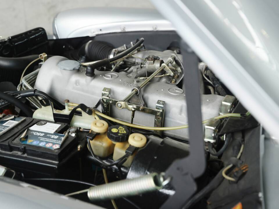 Image 40/48 of Mercedes-Benz 280 SE (1969)