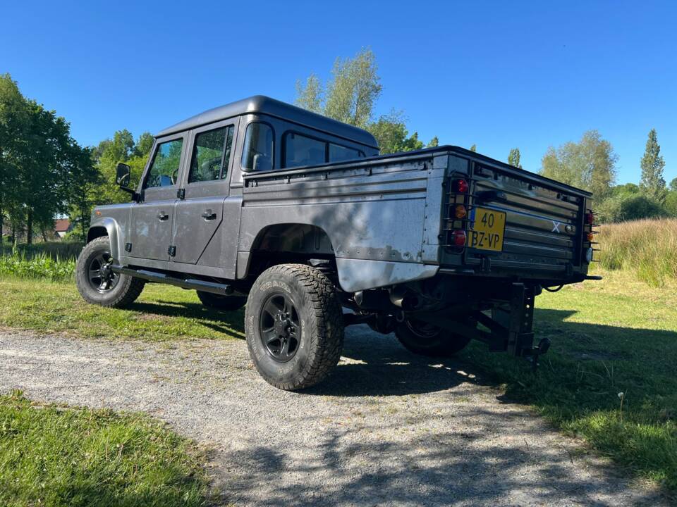 Bild 3/5 von Land Rover Defender 110 (2006)