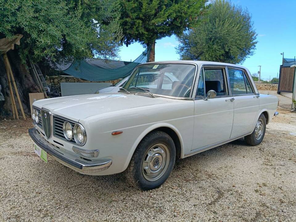 Immagine 9/50 di Lancia Flavia 2000 (1974)