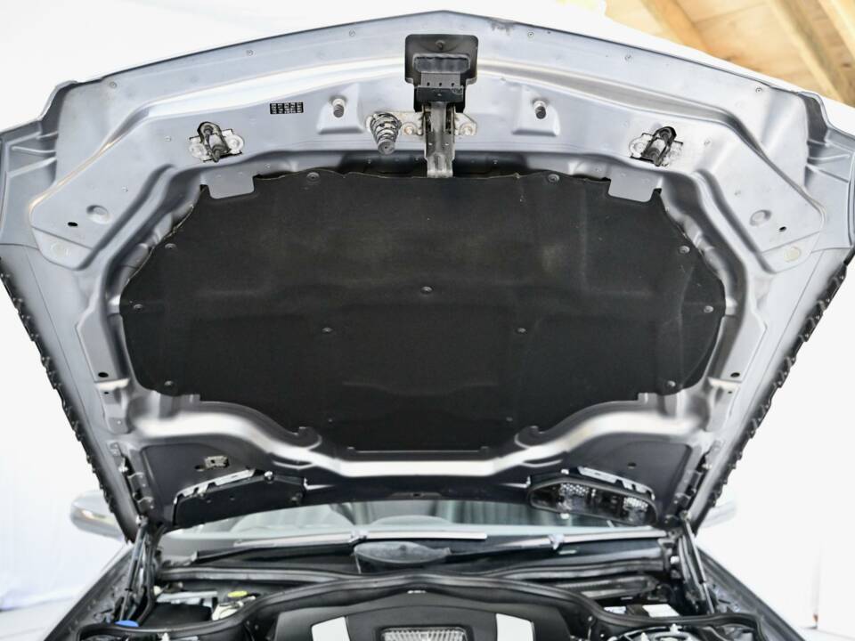 Image 29/50 of Mercedes-Benz SL 500 (2008)