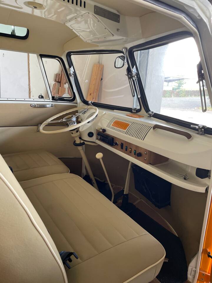 Image 17/50 of Volkswagen T1 Samba 1.2 (1962)