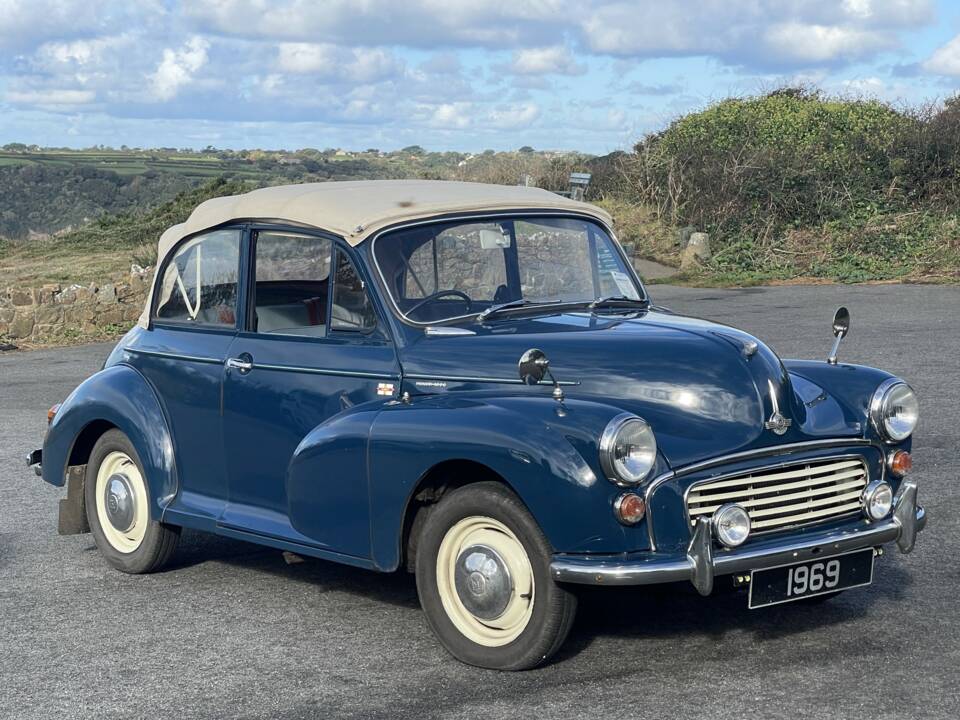 Image 6/11 of Morris Minor 1000 (1966)