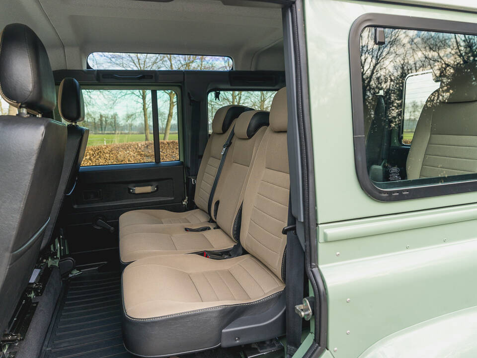Bild 10/37 von Land Rover Defender (2016)