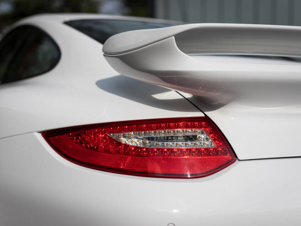 Image 24/27 of Porsche 911 Turbo (2010)