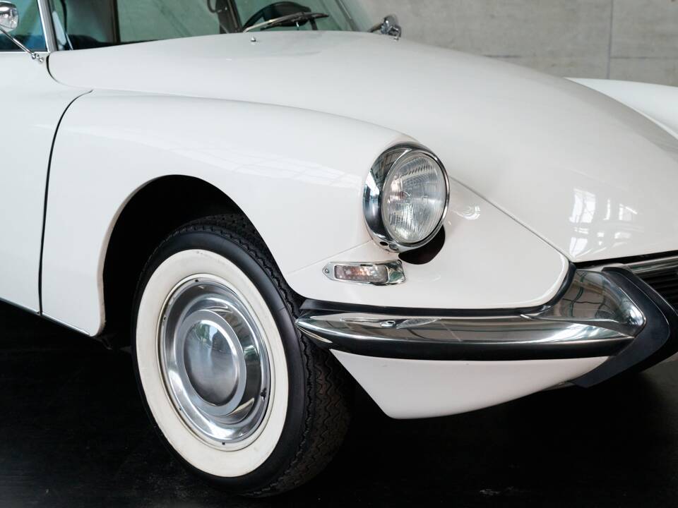 Bild 34/50 von Citroën DS 21 Pallas (1966)