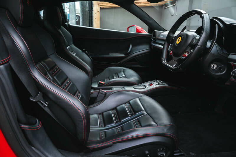 Image 29/50 of Ferrari 458 Italia (2012)