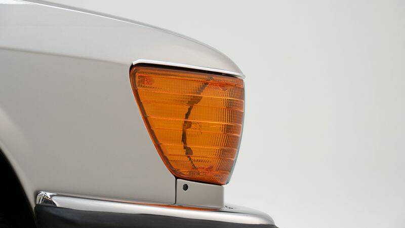 Image 13/15 de Mercedes-Benz 380 SL (1985)