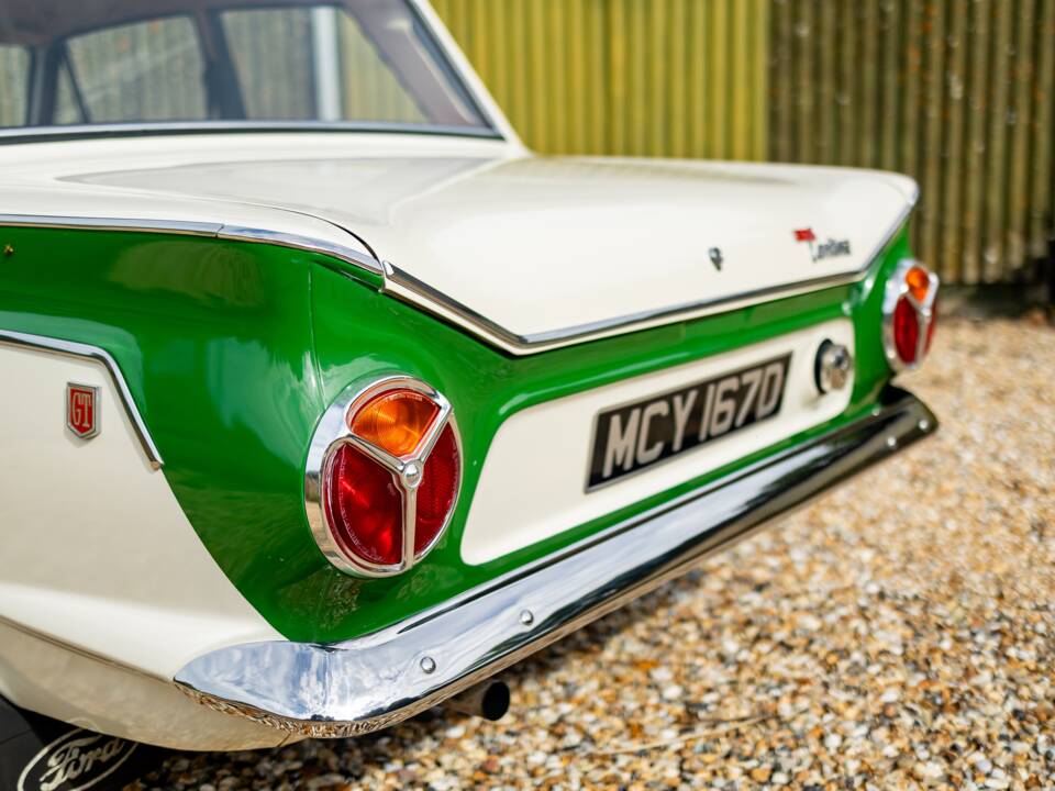 Image 18/18 of Ford Cortina GT (1966)