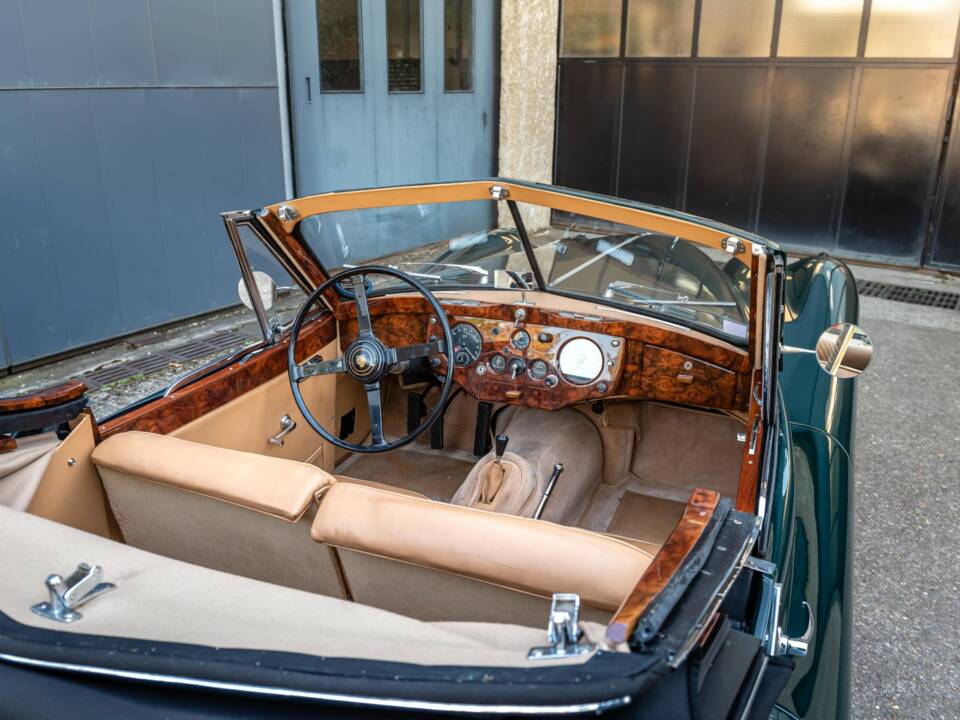 Image 20/41 of Jaguar XK 140 DHC (1955)