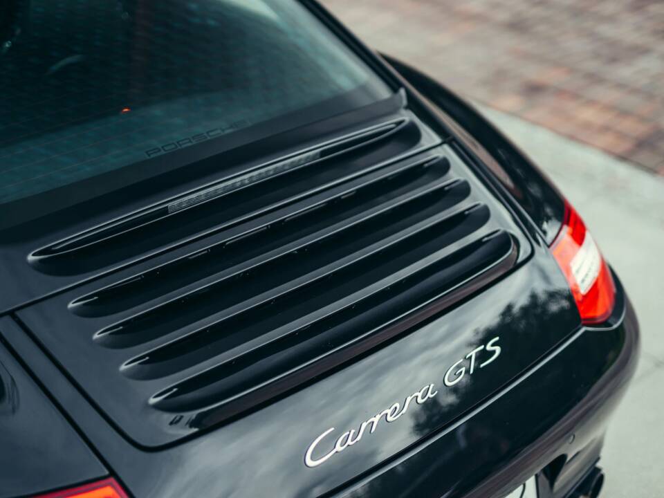 Image 31/50 of Porsche 911 Carrera GTS (2011)